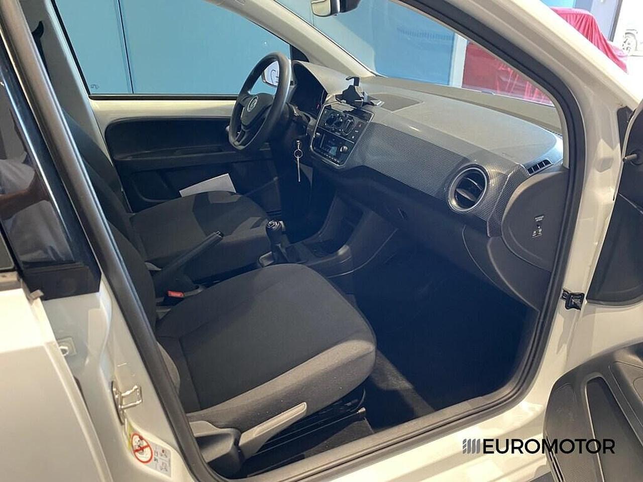 Volkswagen Volkswagen Up usata, con hill holder