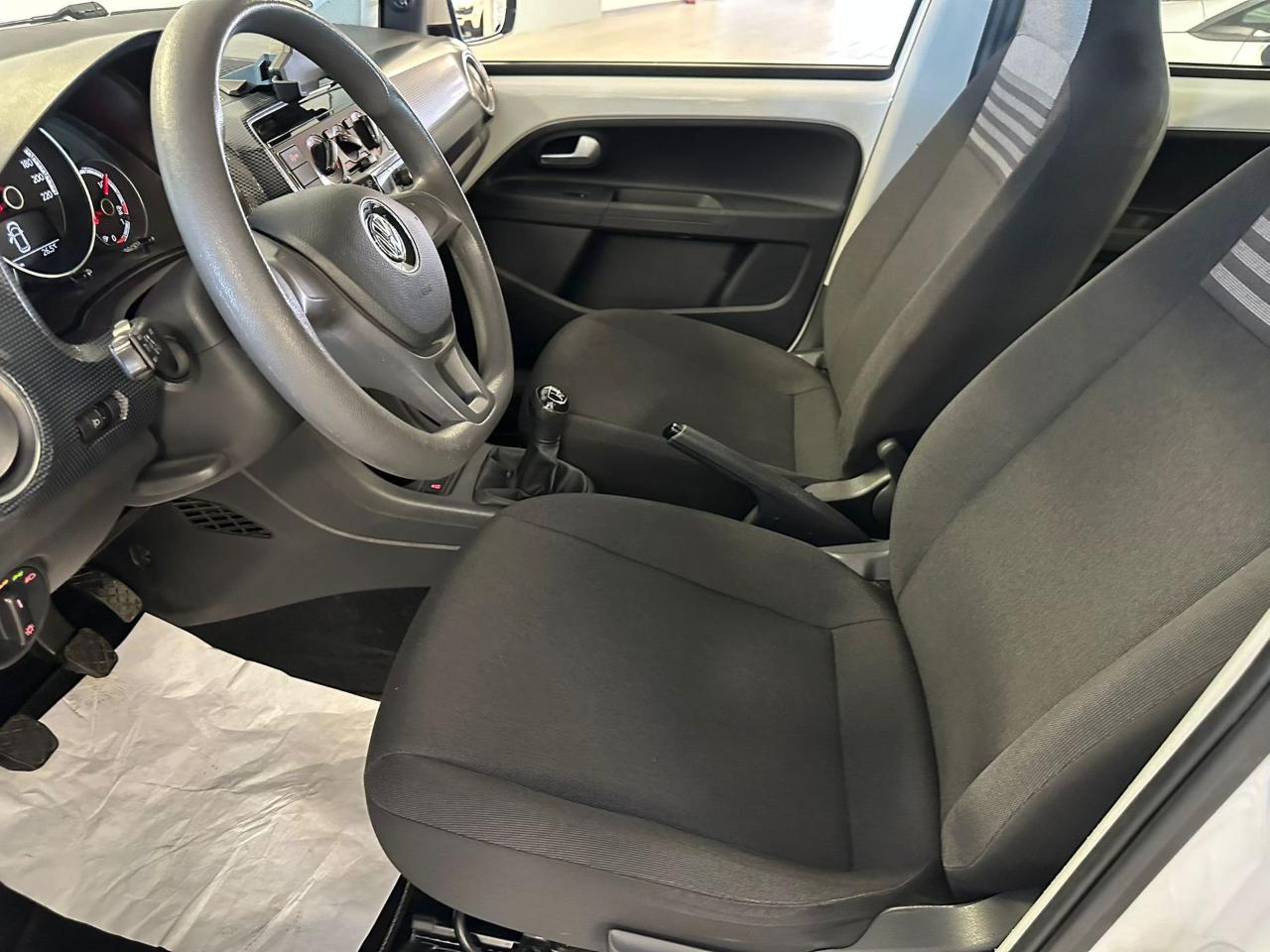 Volkswagen Volkswagen Up usata, con alzacristalli elettrici