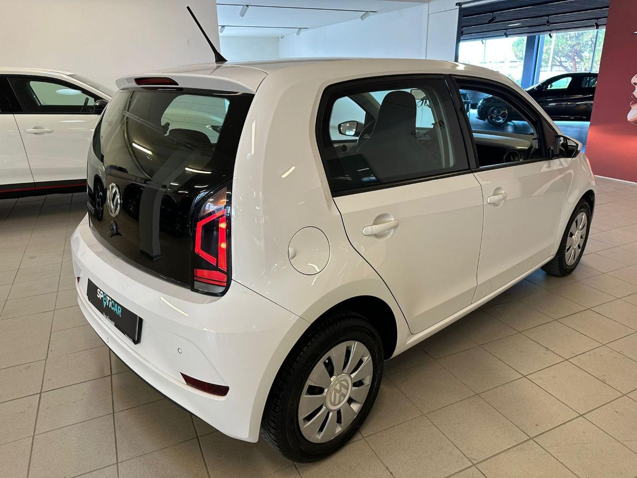 Volkswagen Volkswagen Up usata 16