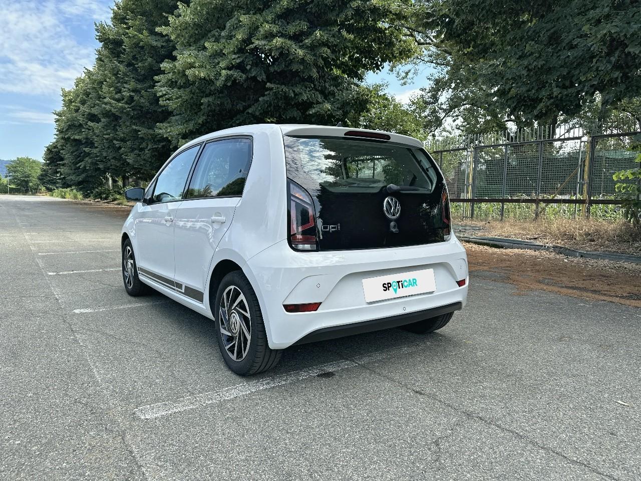 Volkswagen Volkswagen Up usata, con comando luci manuale