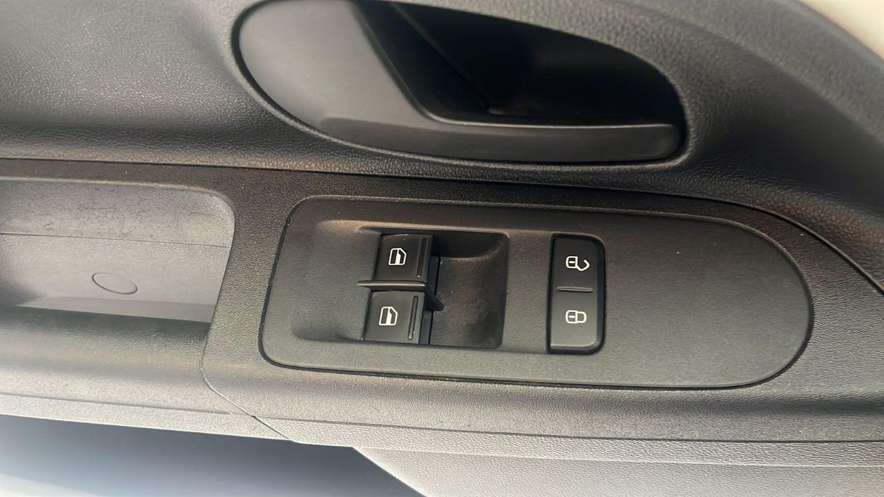 Volkswagen Volkswagen Up usata 12