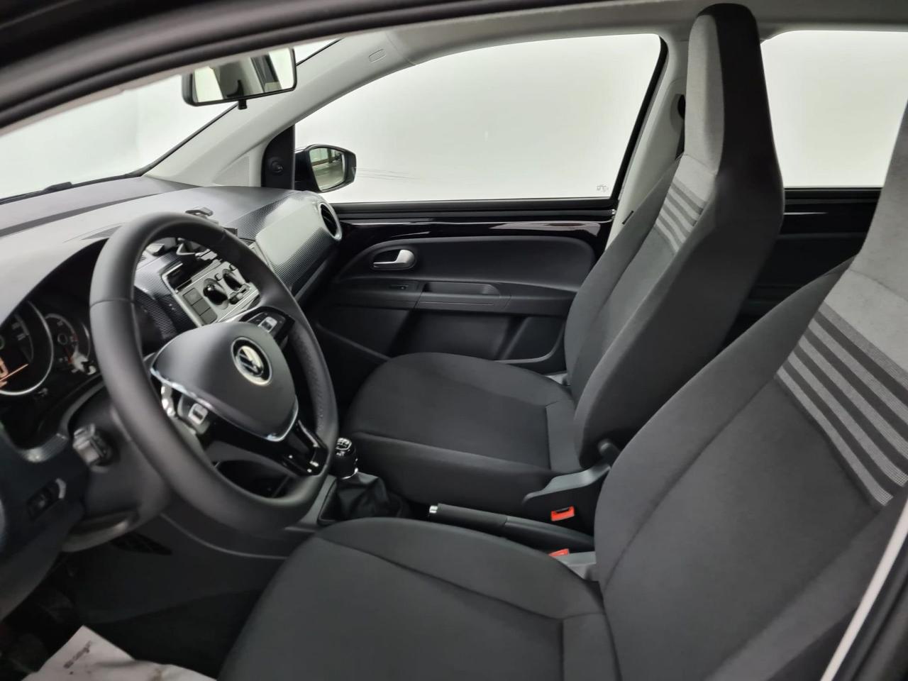 Volkswagen Volkswagen Up usata, con airbag