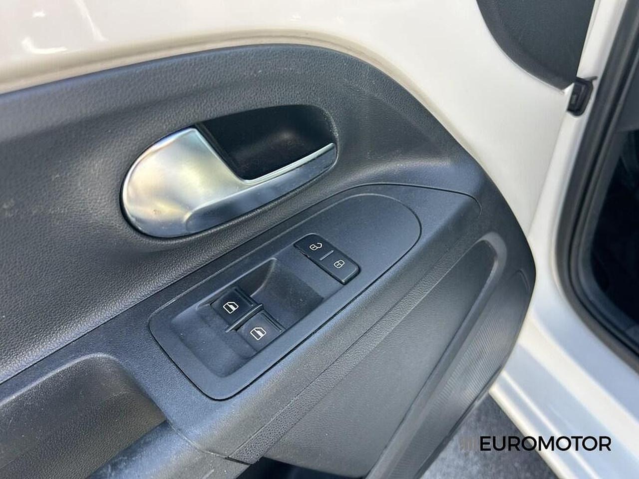 Volkswagen Volkswagen Up usata, con 5 marce