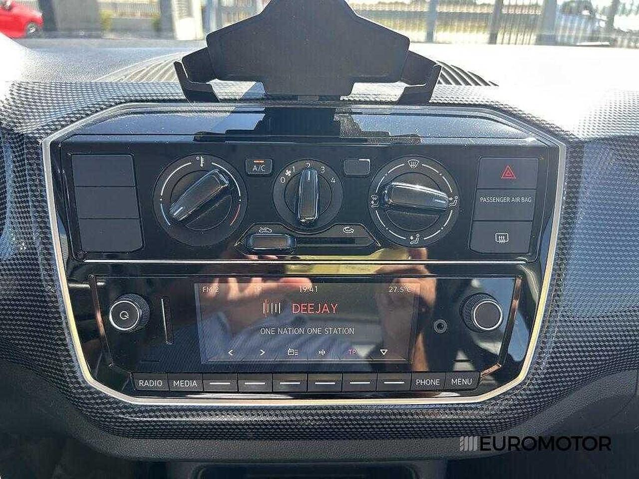 Volkswagen Volkswagen Up usata, con 6x Airbag (fontali + laterali + testa)