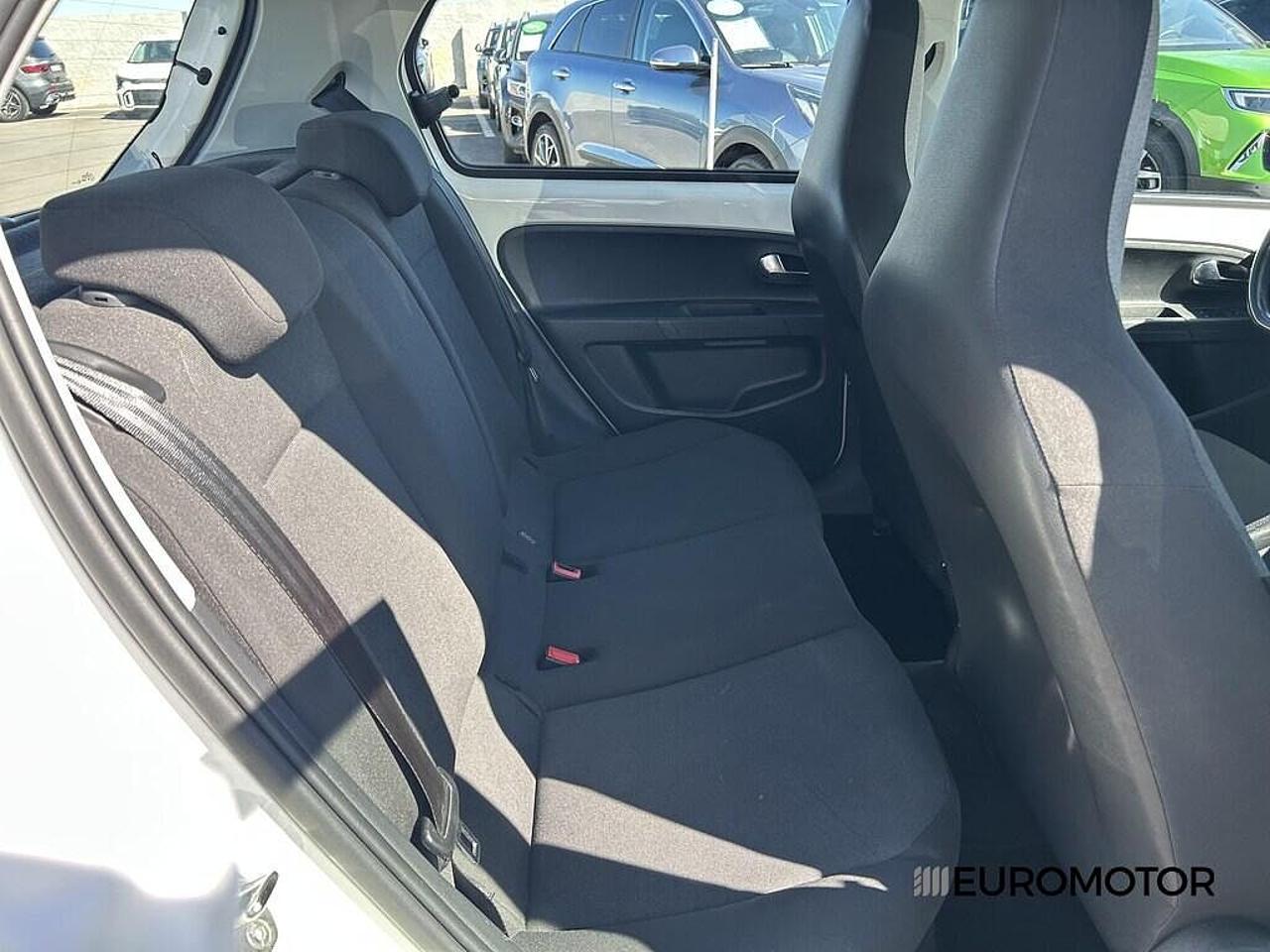 Volkswagen Volkswagen Up usata, con climatizzatore