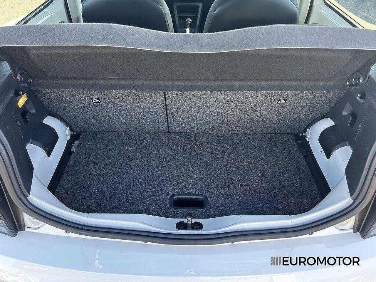 Volkswagen Volkswagen Up usata, con isofix