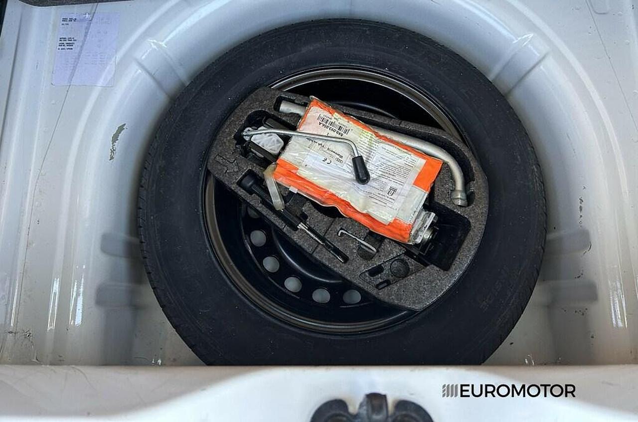 Volkswagen Volkswagen Up usata, con radio