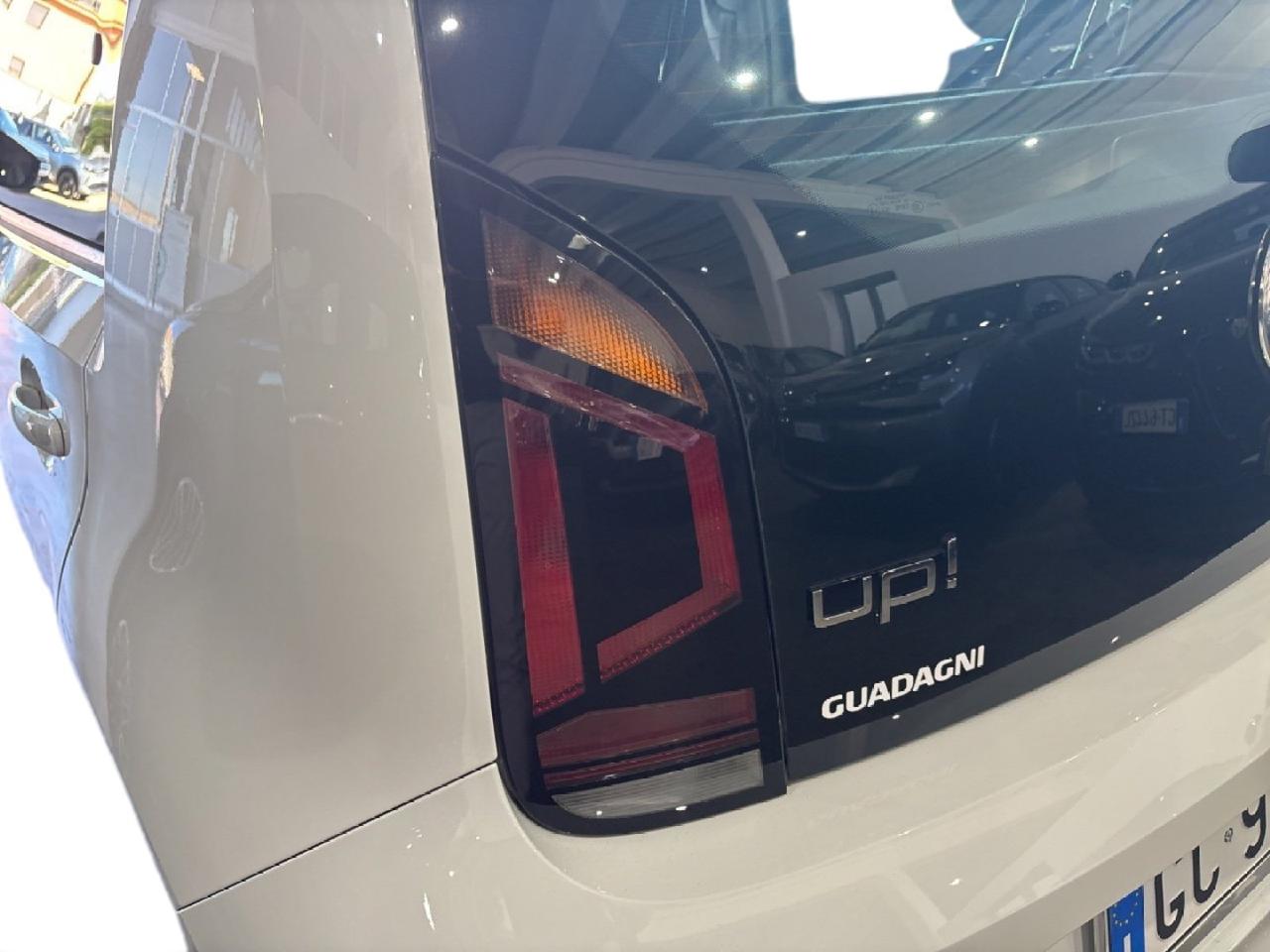 Volkswagen Volkswagen Up usata, con alzacristalli elettrici