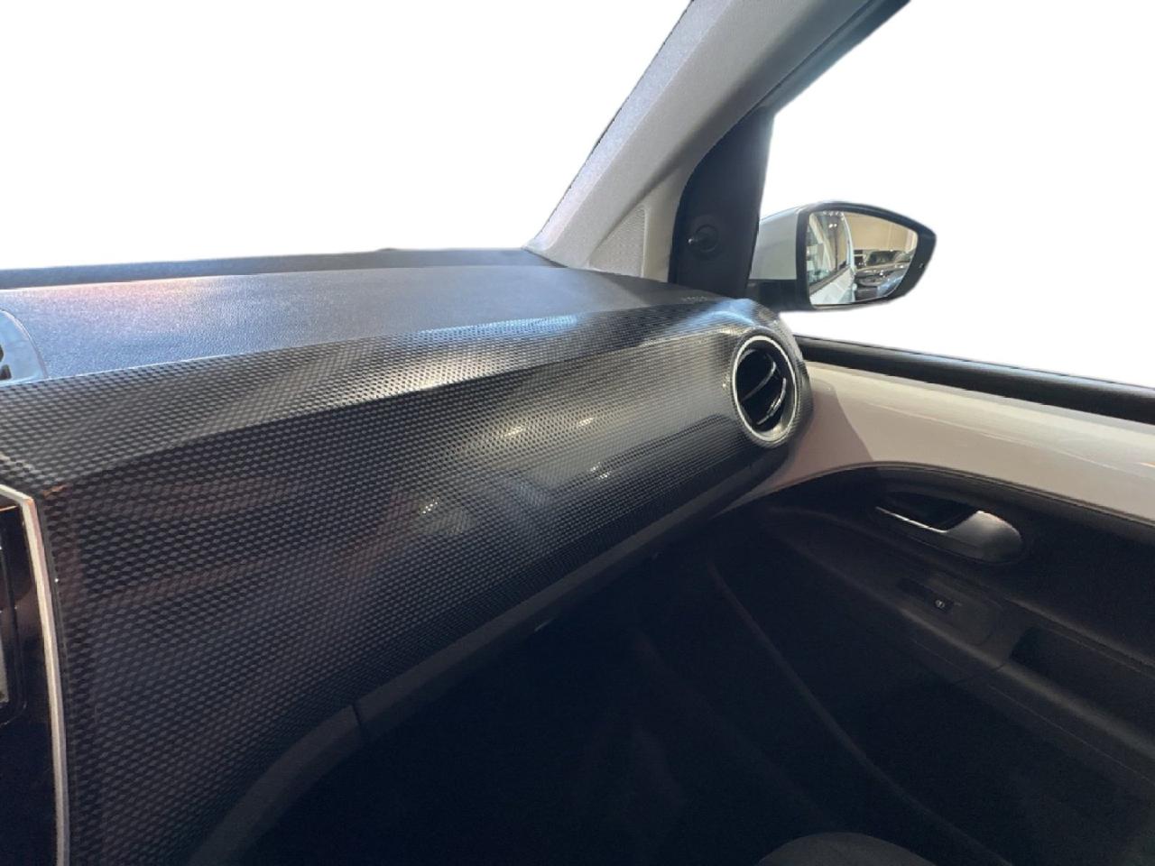 Volkswagen Volkswagen Up usata 14