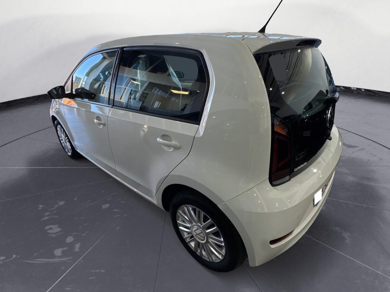 Volkswagen Volkswagen Up usata 19