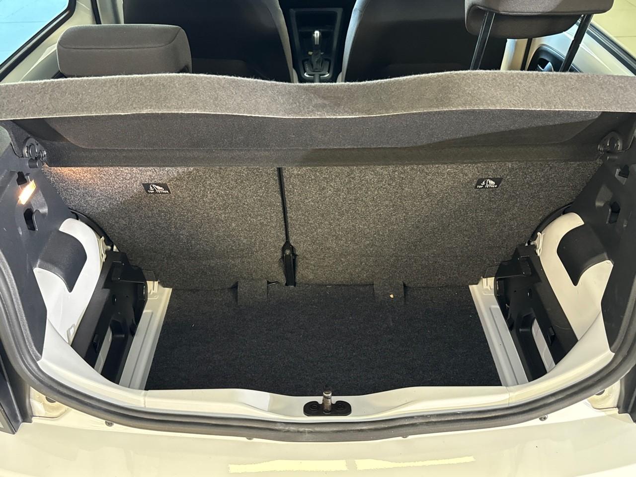 Volkswagen Volkswagen Up usata, con airbags 6