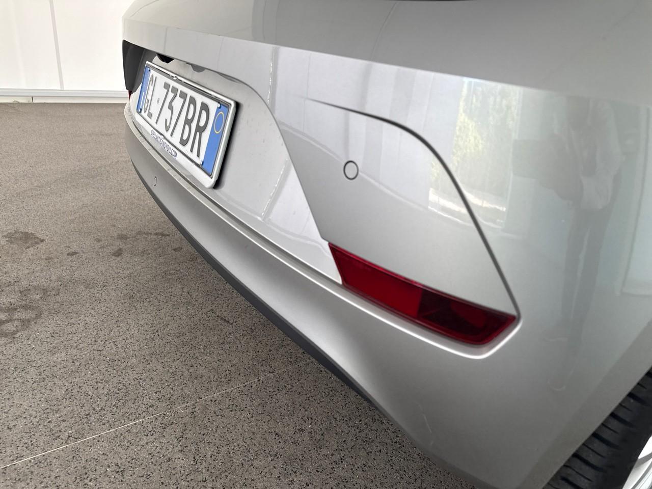 Volkswagen Volkswagen Up usata, con 7 altoparlanti beats e subwoofer