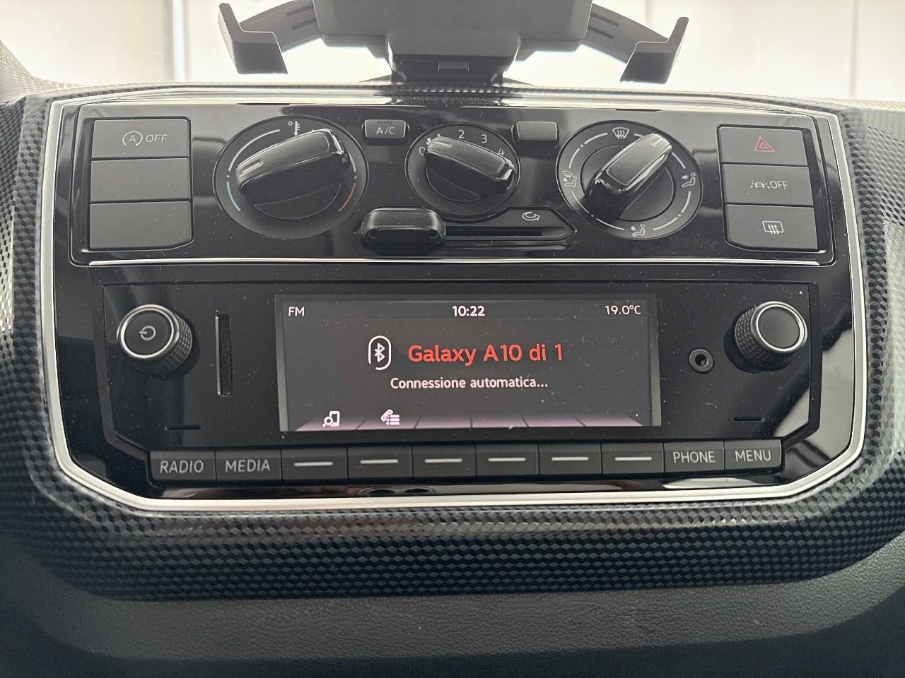 Volkswagen Volkswagen Up usata, con assistenza alla frenata di emergenza