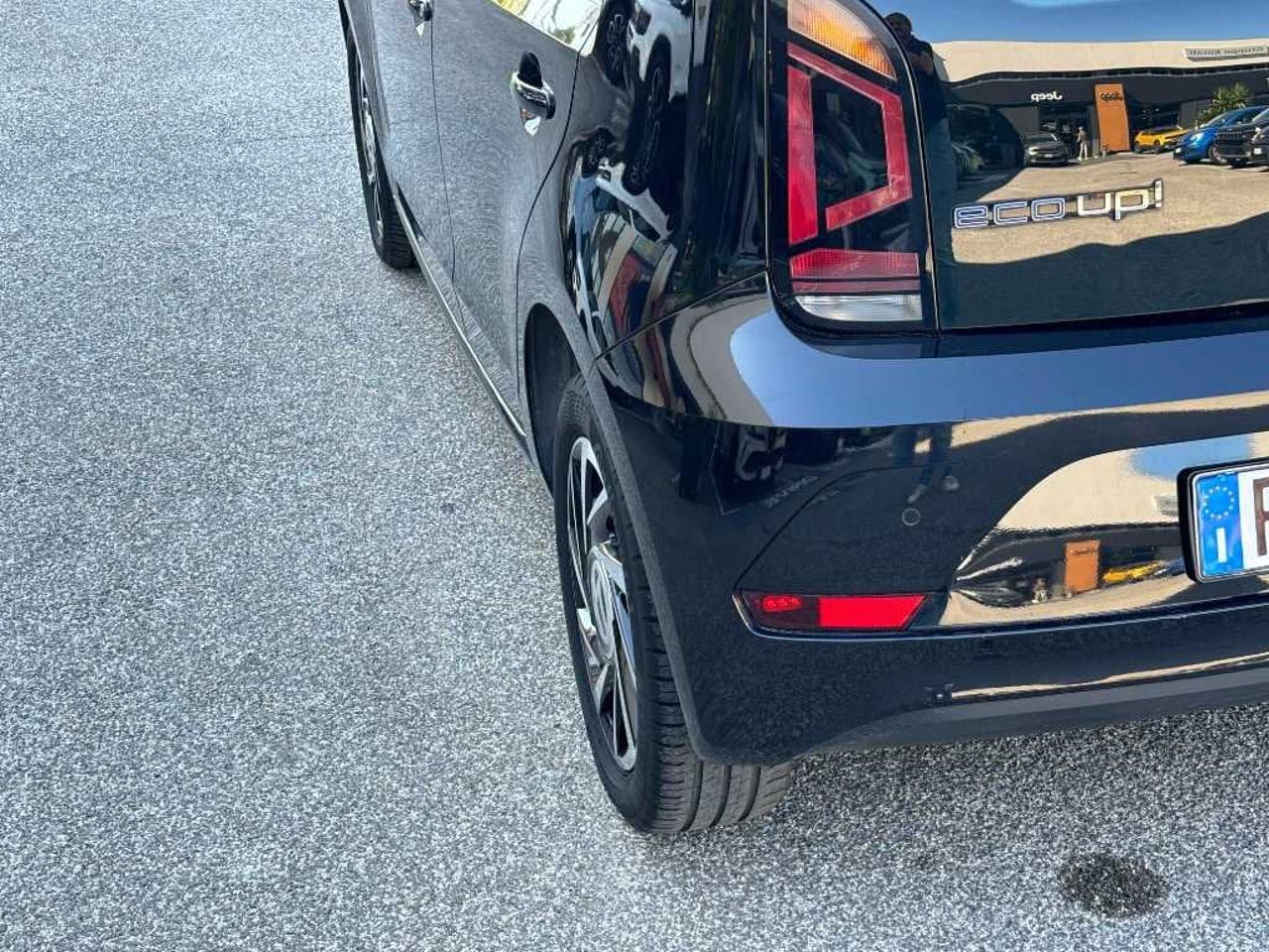 Volkswagen Volkswagen Up usata, con servo sterzo