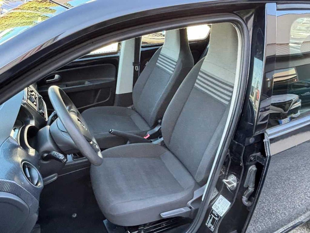 Volkswagen Volkswagen Up usata 17