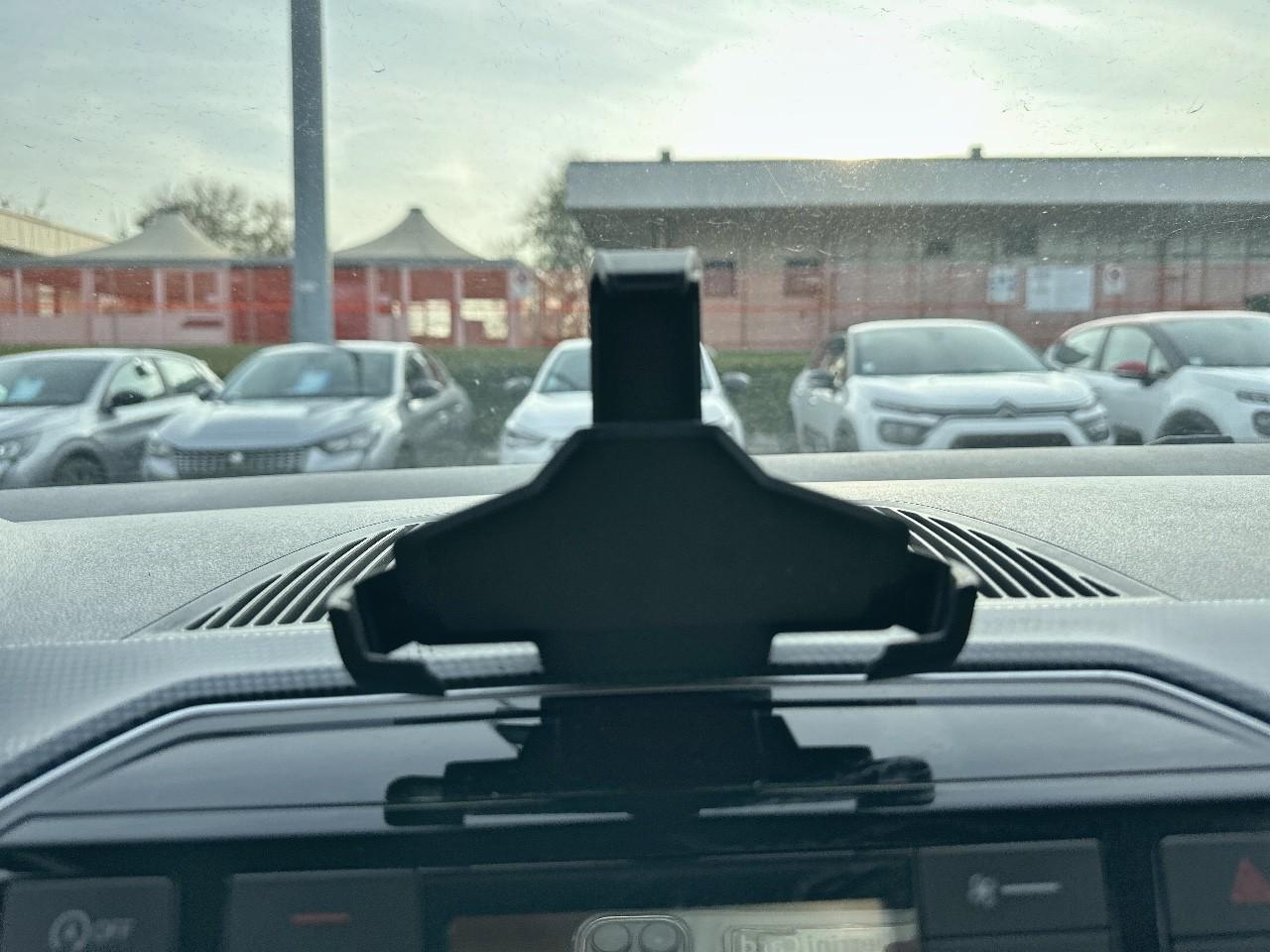 Volkswagen Volkswagen Up usata, con GPS