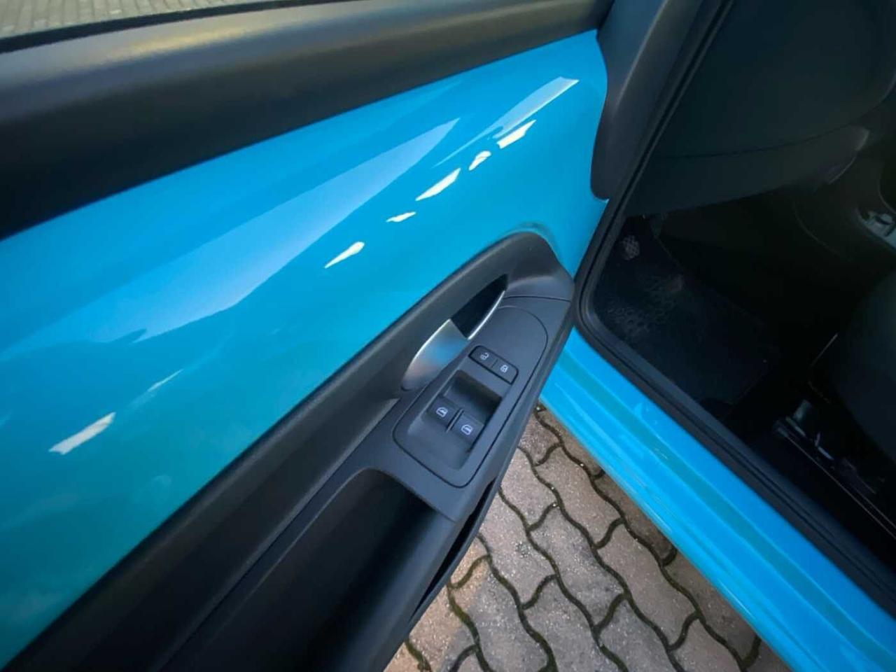 Volkswagen Volkswagen Up usata 12