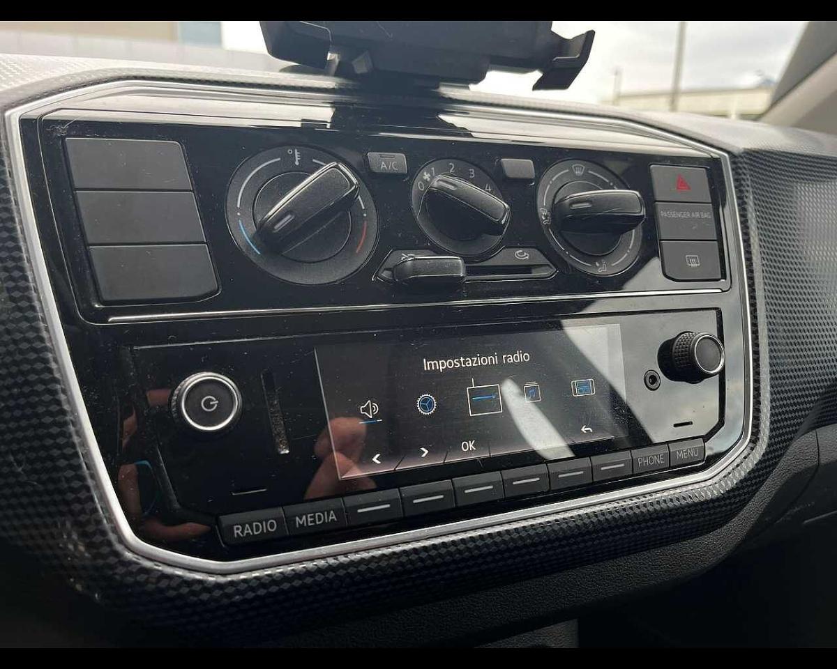 Volkswagen Volkswagen Up usata 3