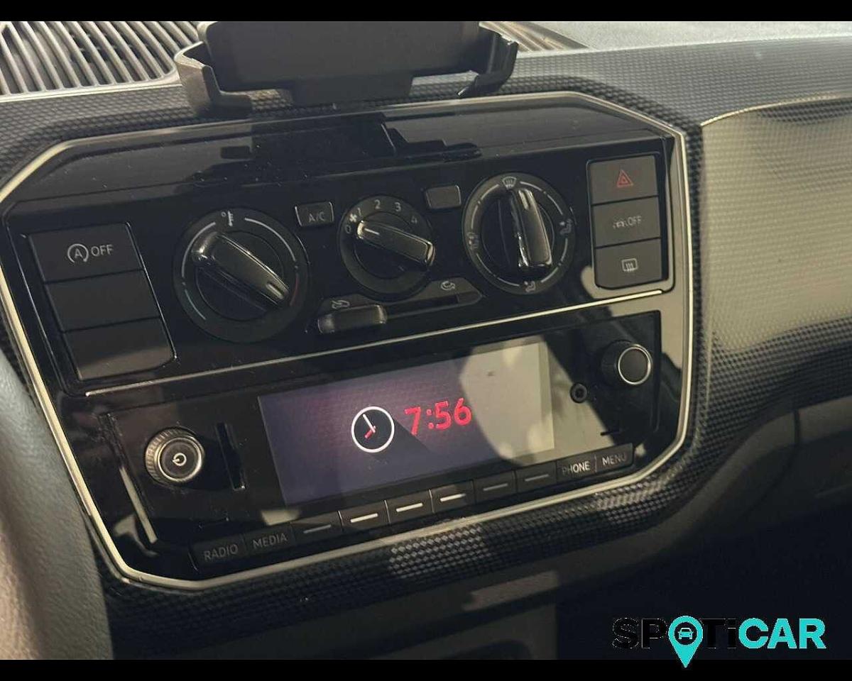 Volkswagen Volkswagen Up usata, con GPS