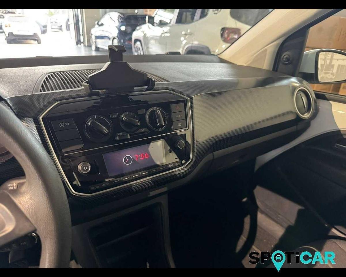 Volkswagen Volkswagen Up usata 18
