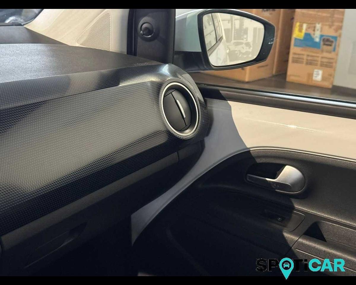 Volkswagen Volkswagen Up usata 19