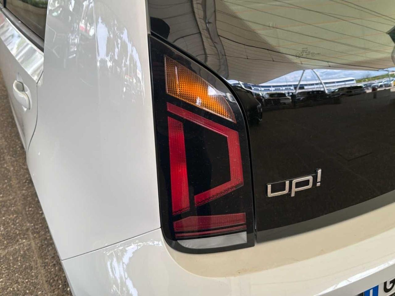 Volkswagen Volkswagen Up usata 21