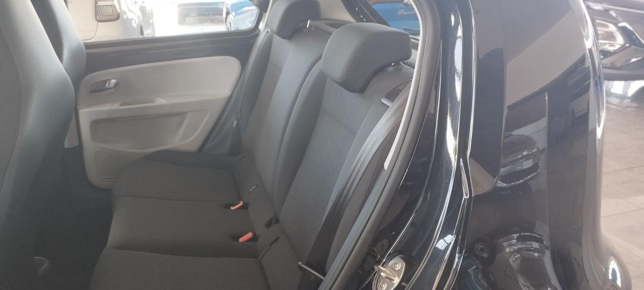 Volkswagen Volkswagen Up usata 27