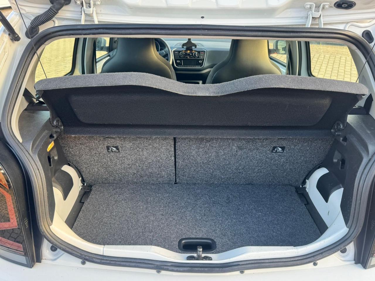 Volkswagen Volkswagen Up usata 3
