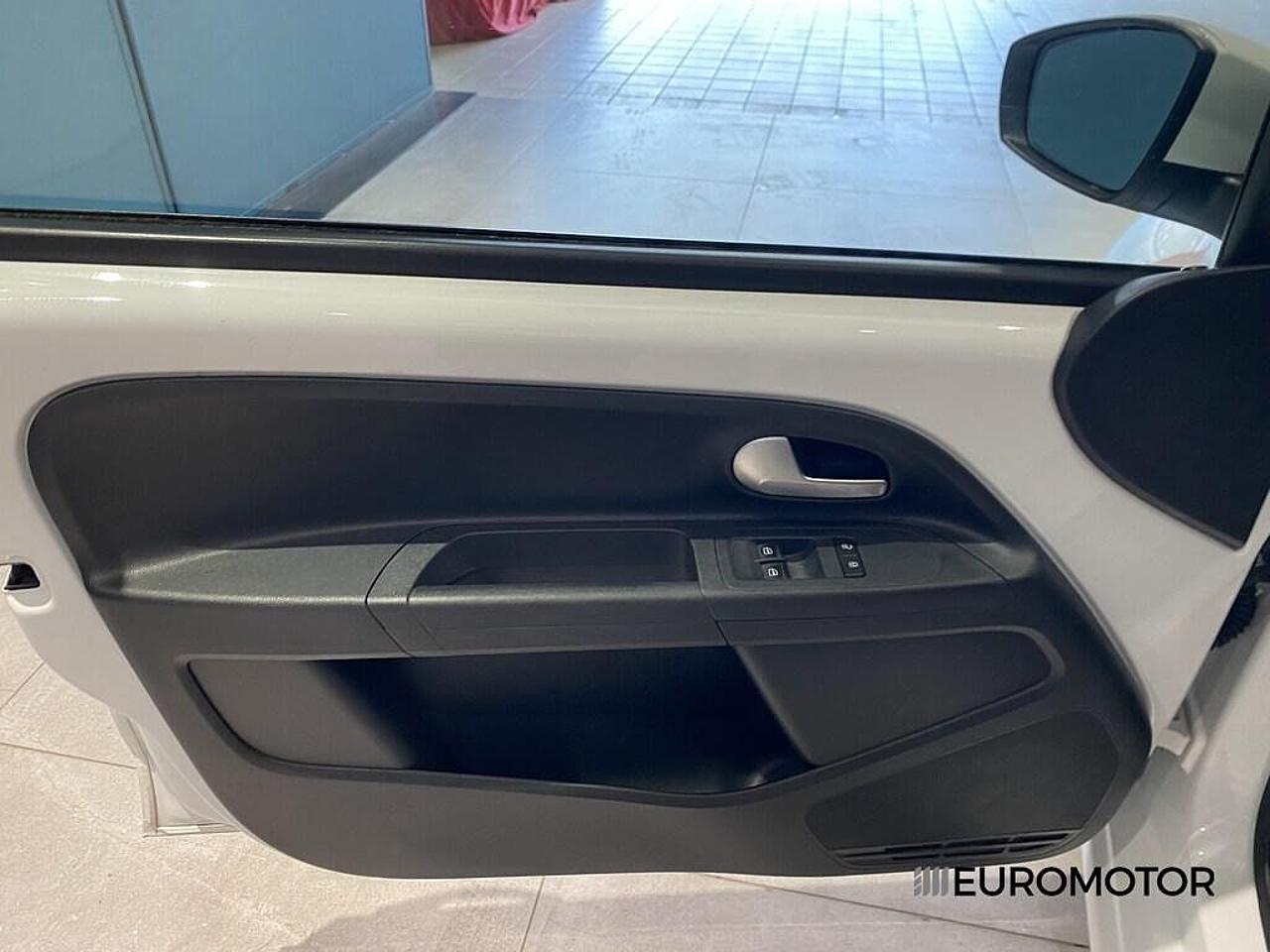 Volkswagen Volkswagen Up usata 2