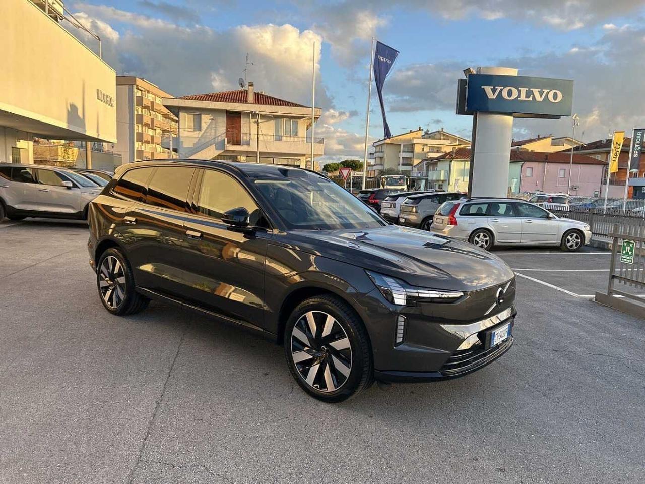 Volvo Volvo ex 90 usata 19