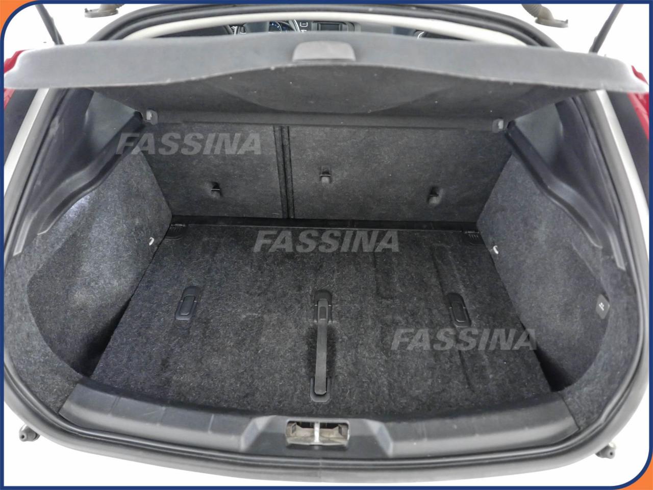 Volvo Volvo V40 usata, con cerchi in lega