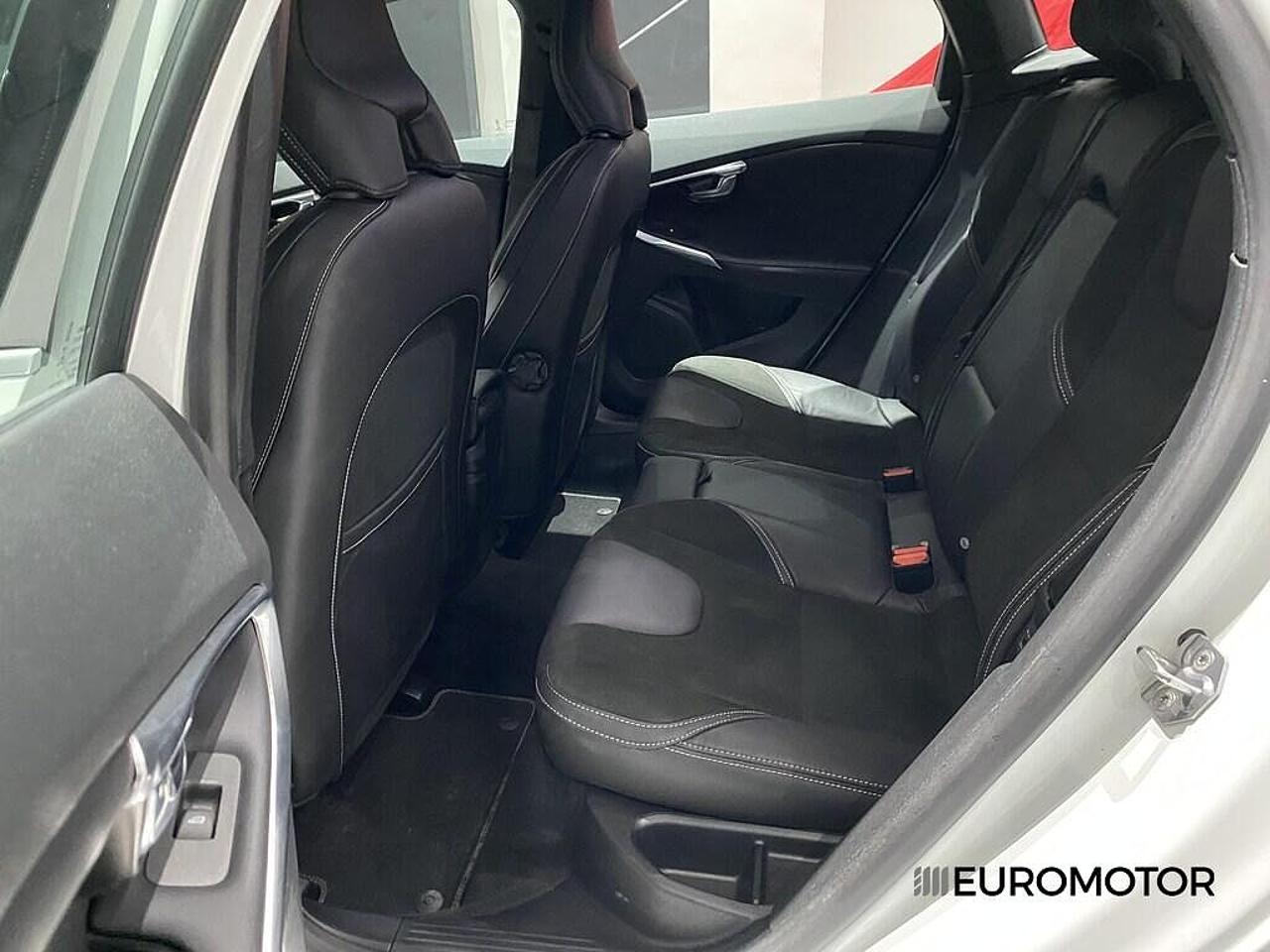 Volvo Volvo V40 usata, con bracciolo porta oggetti