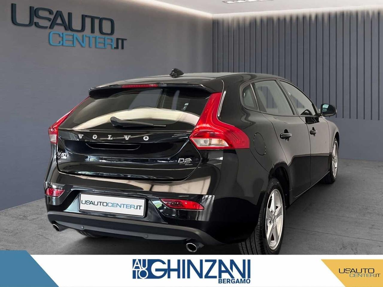 Volvo Volvo V40 usata, con airbag esterno a protezione del pedone