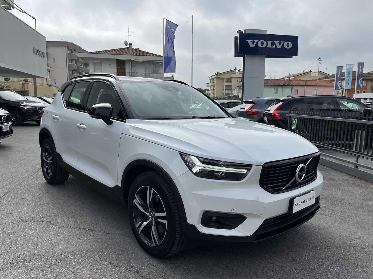 Volvo Volvo XC40 usata, con cerchi in lega leggera