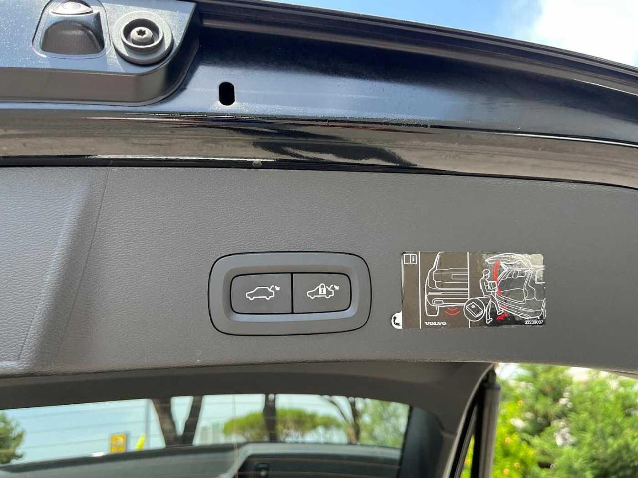 Volvo Volvo XC40 usata, con bracciolo centrale posteriore con portabicchieri