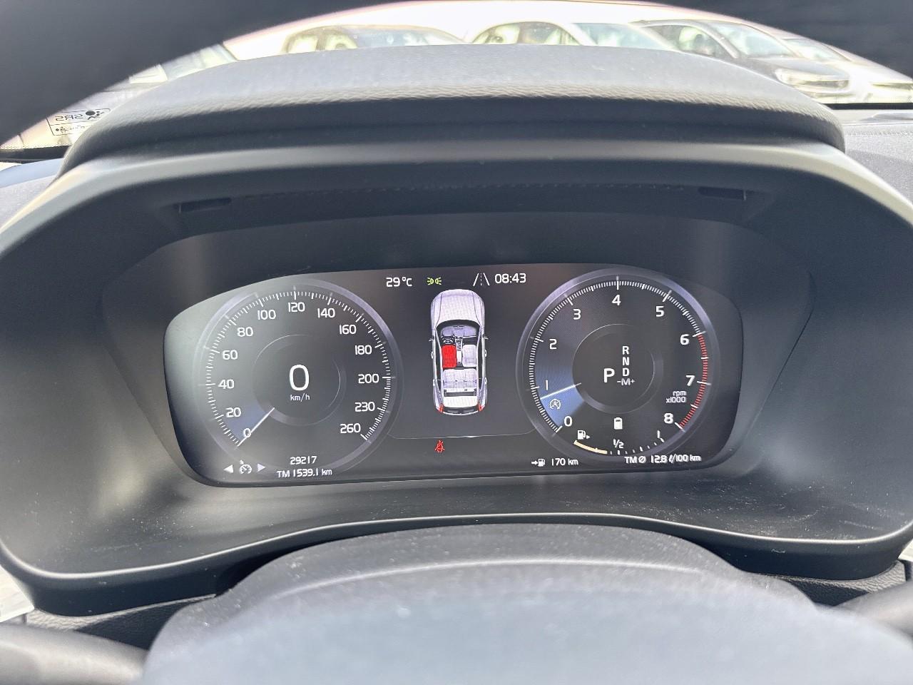 Volvo Volvo XC40 usata, con 8 altoparlanti