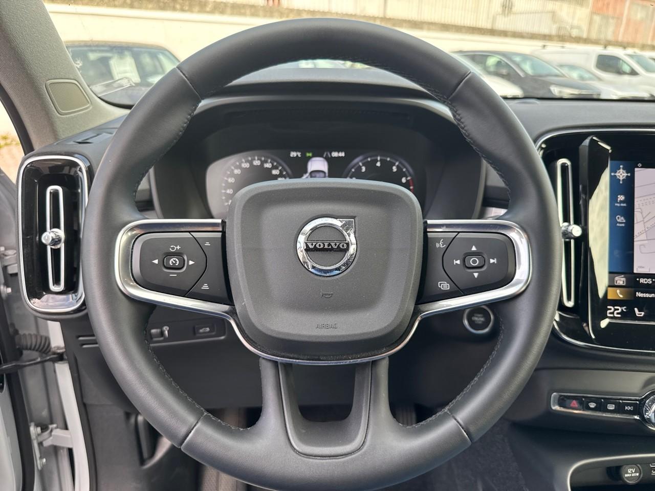 Volvo Volvo XC40 usata, con airbag laterali a tendina ant./post.