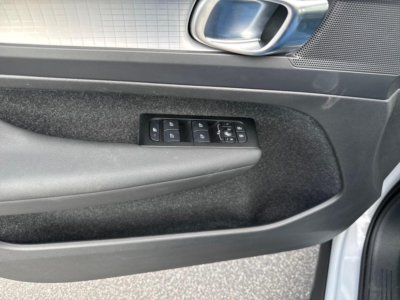Volvo Volvo XC40 usata, con airbag per le ginocchia conducente