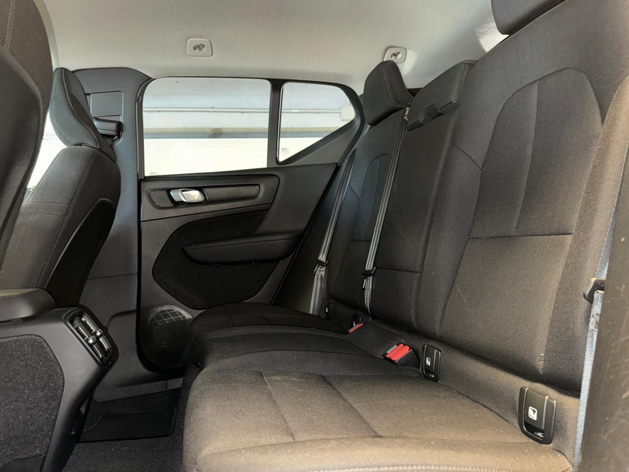 Volvo Volvo XC40 usata, con 2 poggiatesta sedili ant., 3 poggiatesta sedili post.