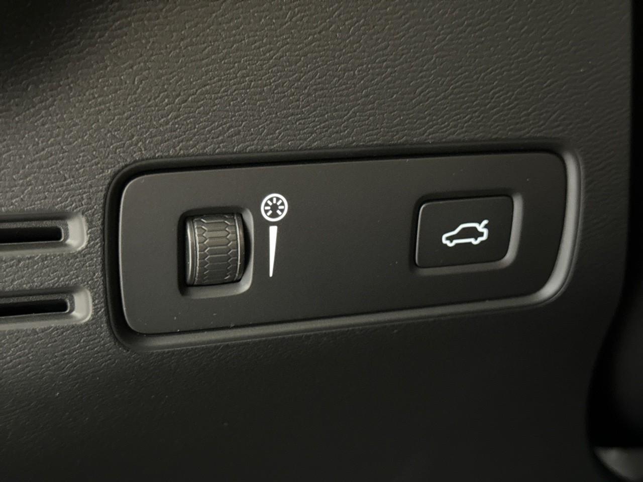 Volvo Volvo XC40 usata, con airbag per le ginocchia conducente