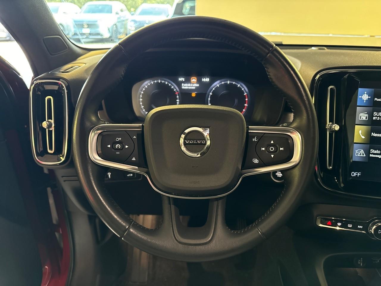 Volvo Volvo XC40 usata, con 8 altoparlanti
