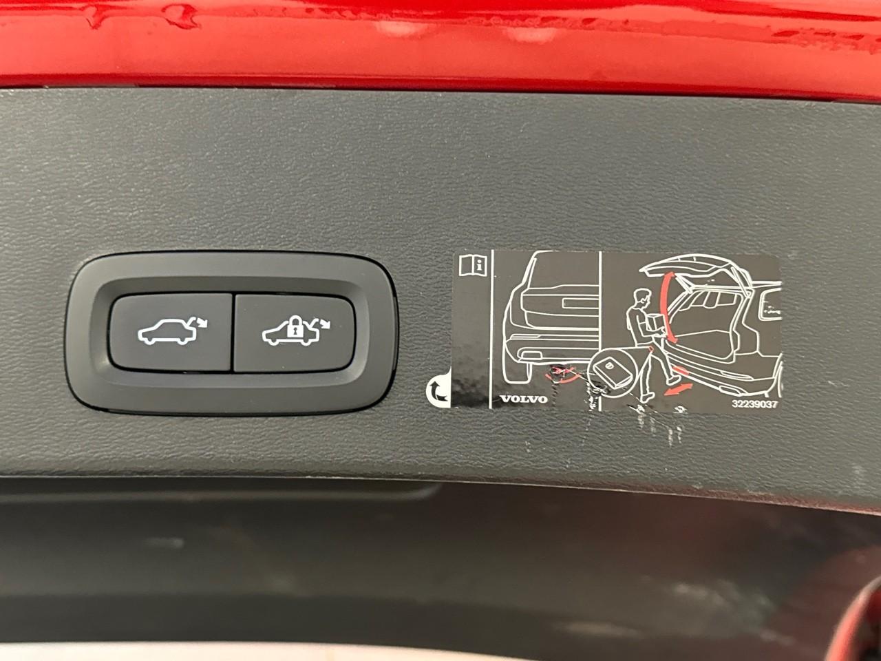 Volvo Volvo XC40 usata, con airbag per le ginocchia conducente