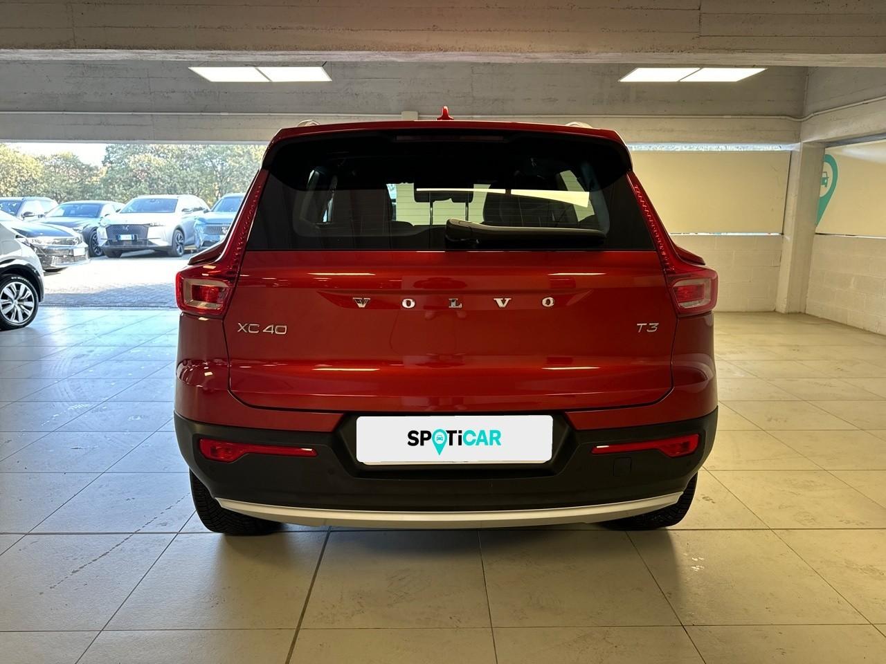 Volvo Volvo XC40 usata, con Cerchi in lega 19" a 5 razze Diamond Cut Nero