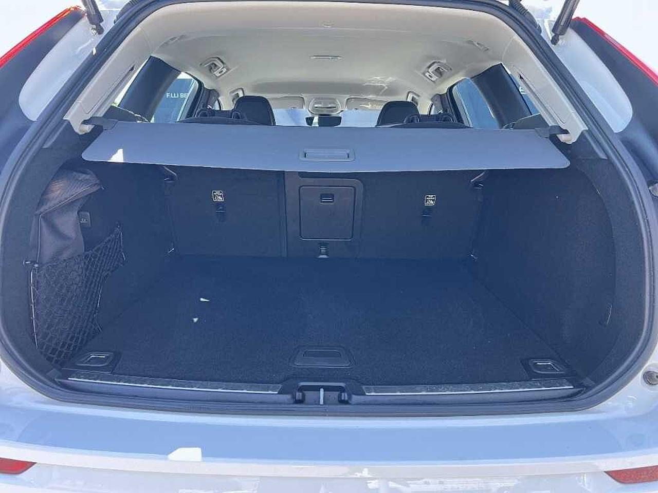 Volvo Volvo XC60 usata, con bracciolo porta oggetti