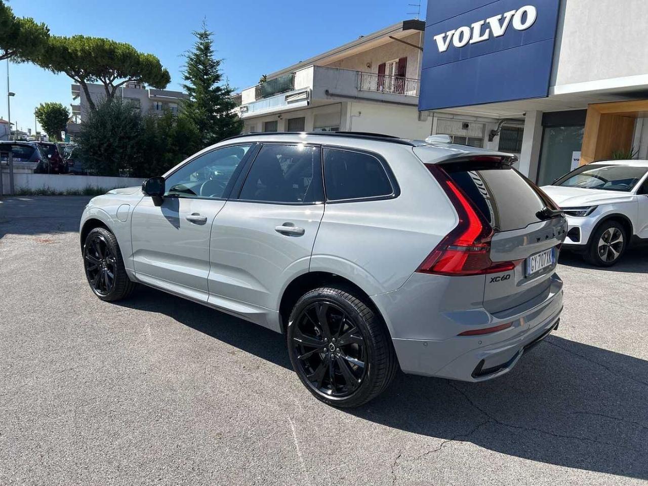 Volvo Volvo XC60 usata, con bracciolo porta oggetti