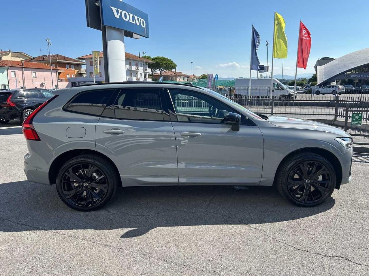 Volvo Volvo XC60 usata, con cavo di ricarica delle batterie tipo 2, mode 2, 7 mt, 2.3 kw, 10a, monofase con presa di tipo schuko