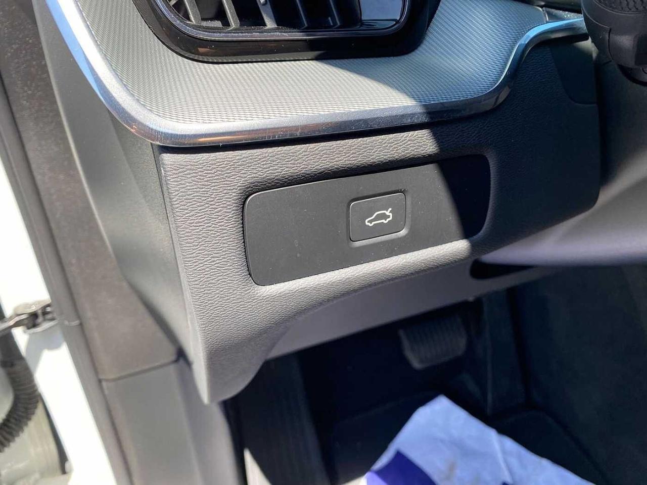 Volvo Volvo XC60 usata, con bracciolo centrale posteriore con portabicchieri