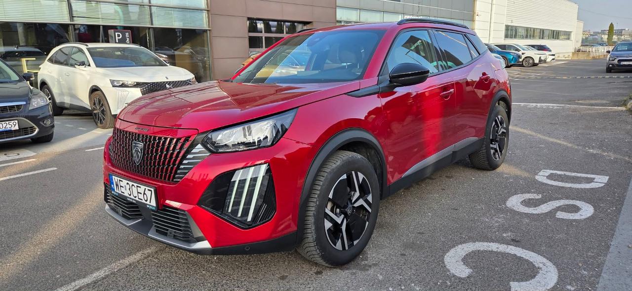 PEUGEOT PEUGEOT 2008 Używany Czerwony Benzyna