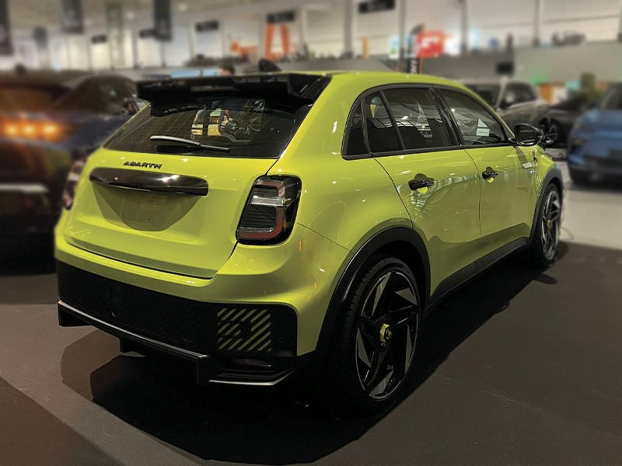 abarth 600 600e 54 kwh turismo — photo 4