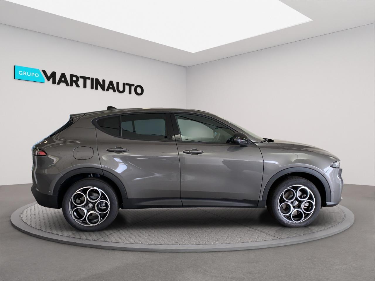 alfa romeo tonale 1.3 plug-in hybrid sprint e-awd — photo 4